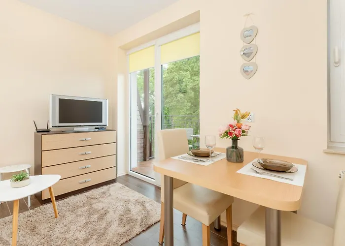 Wakacyjny Apartament Z Parkingiem 500 M Od Plazy By Noclegi Renters